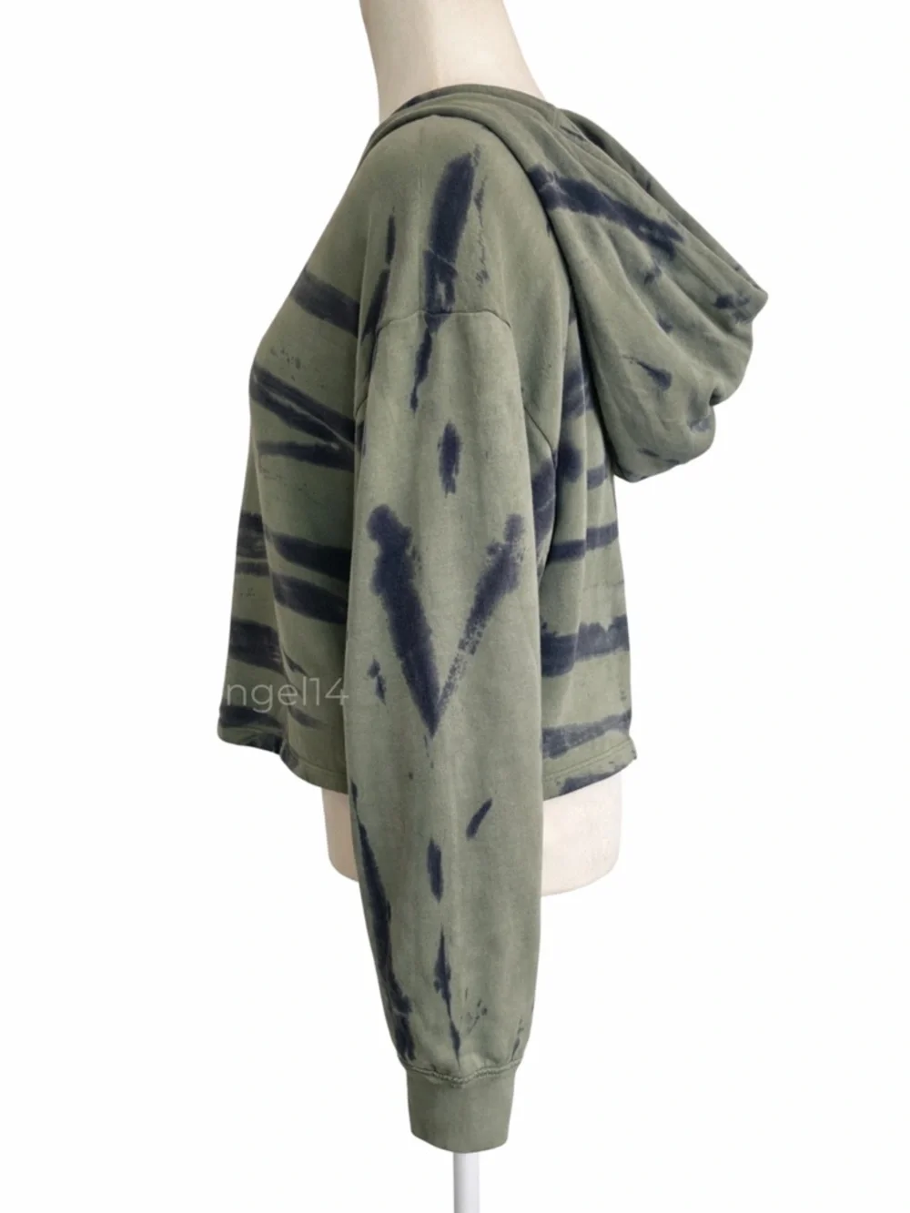 Free People Movement Relaxed Cropped Hoodie Sage Blue-Violet Tie Dye M NWOT - Picture 4 of 7